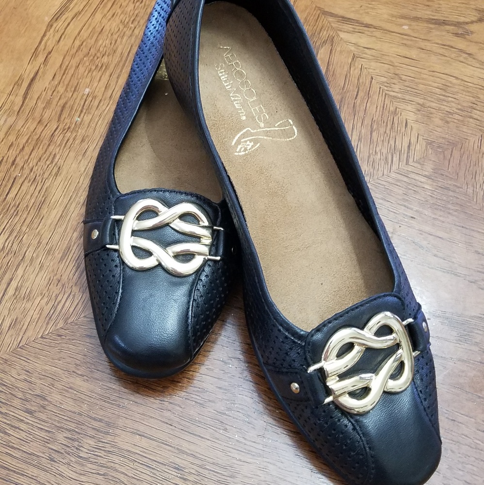 Naturalizer flats